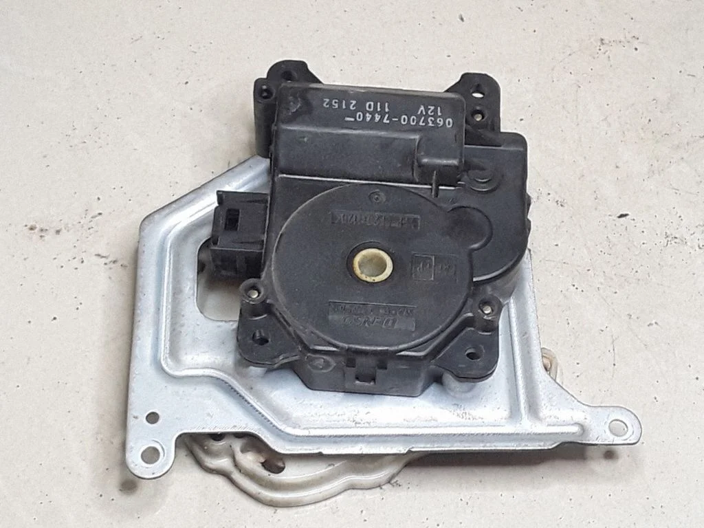 Air flap motor/actuator – Toyota Corolla Verso E121 (2001-2004)