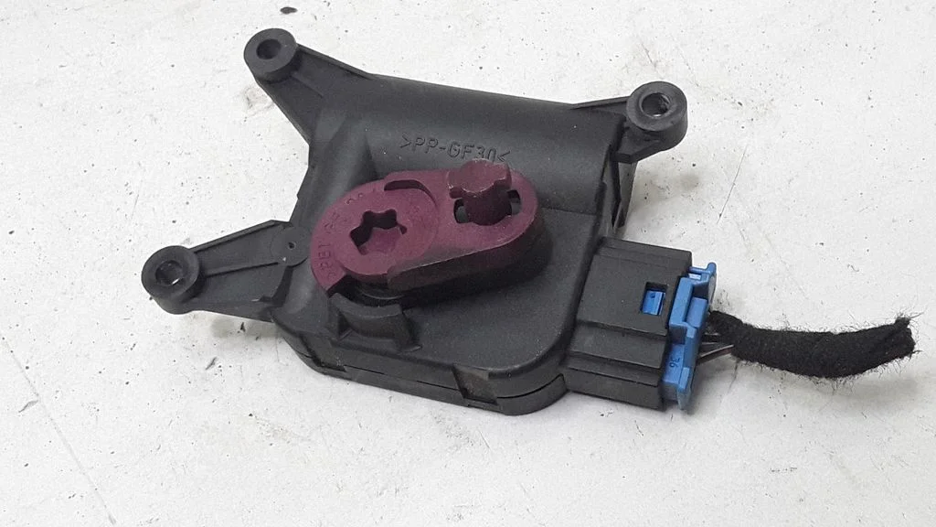 Air flap motor/actuator – Audi A3 S3 8P (2003-2012)