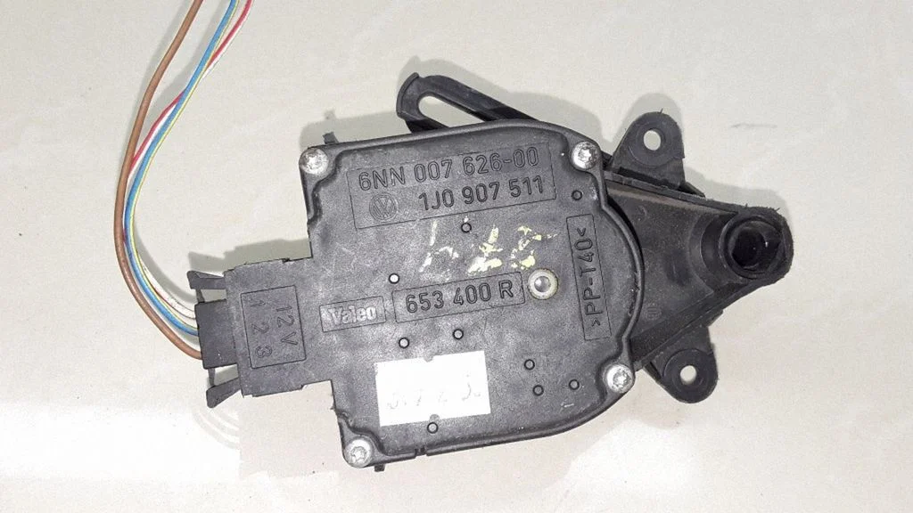 Air flap motor/actuator – Volkswagen Golf IV (1998-2005)