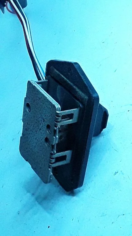 Salongipuhuri takisti 2D274