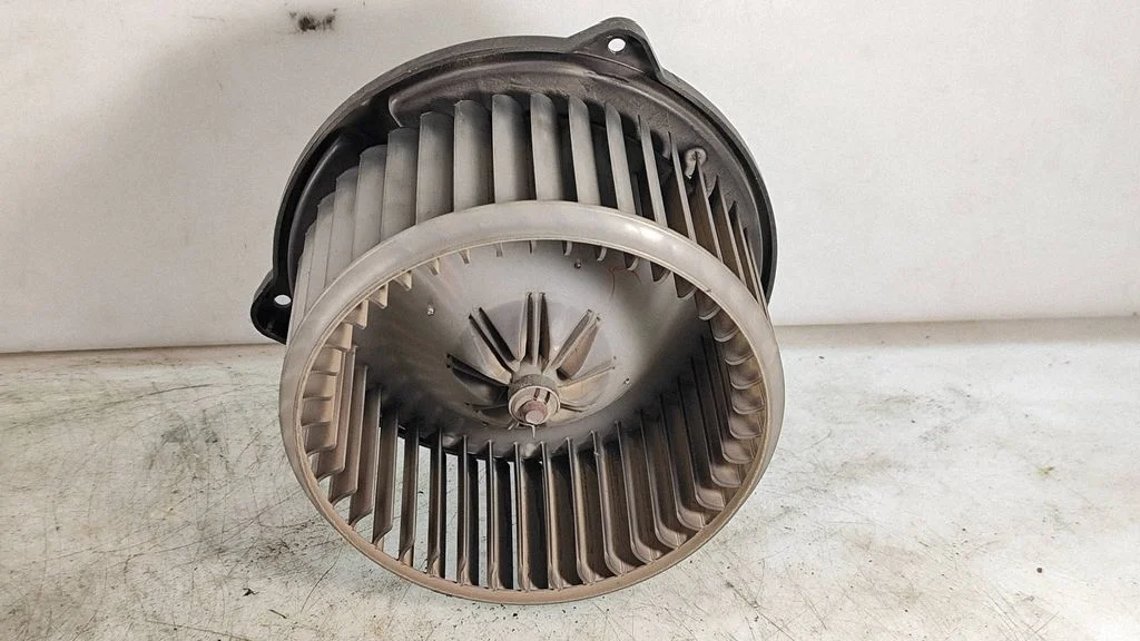 Heater fan/blower – Toyota Corolla Verso AR10 (2004-2009)