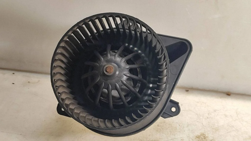 Salongipuhur F659963H