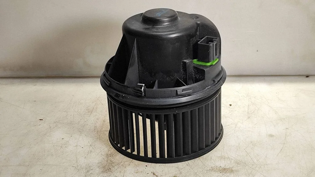 Heater fan/blower 6G9T18456AA