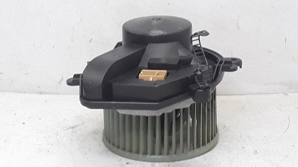 Heater fan/blower 8D1820021