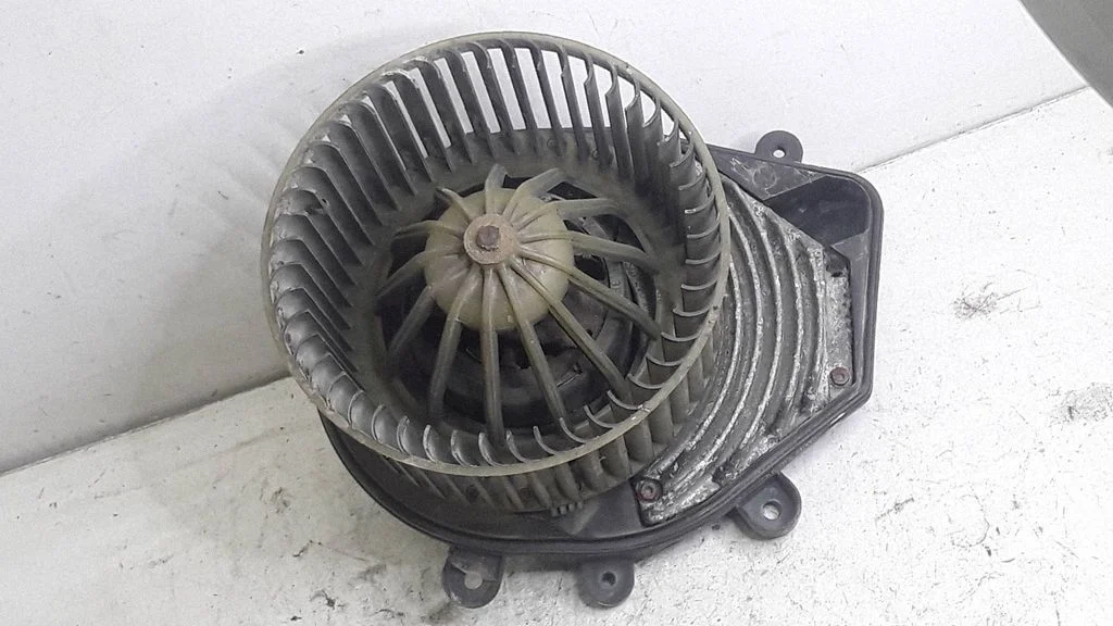 Heater fan/blower – Volkswagen Passat B5.5 (2001-2005)