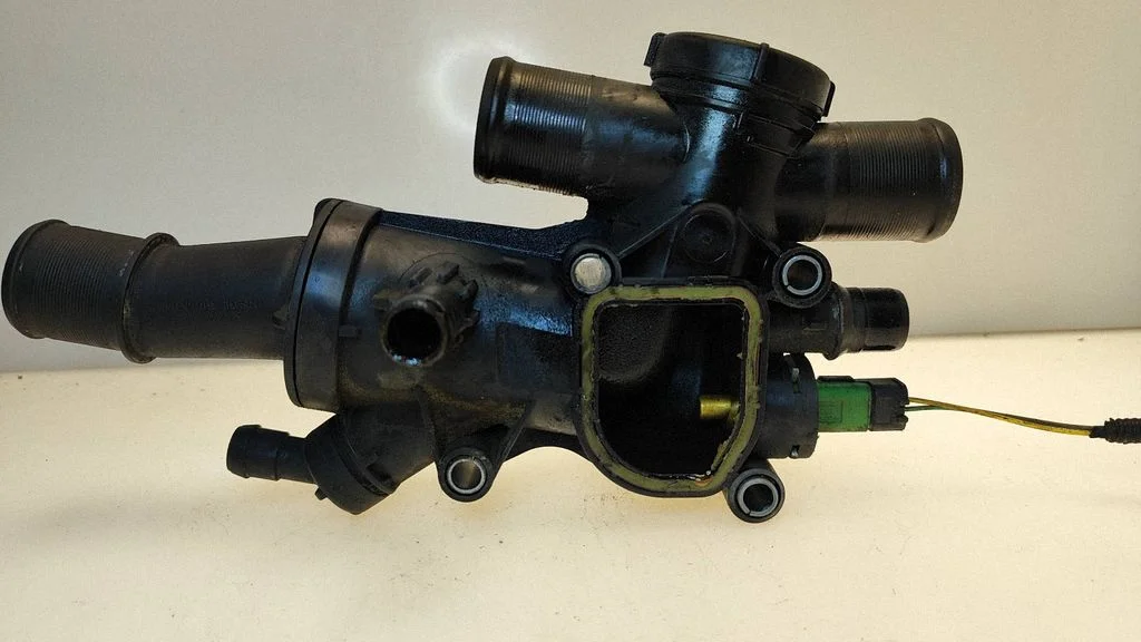 Termostaat / termostaadi korpus – Ford Mondeo MK IV (2007-2014)