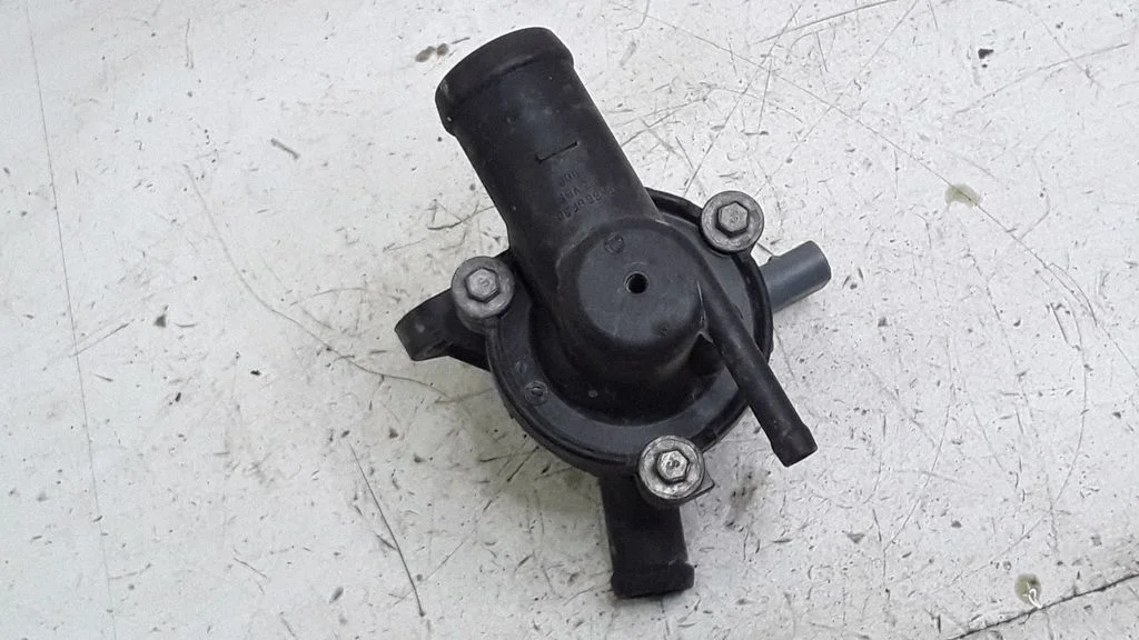 Termostaat / termostaadi korpus – Skoda Fabia Mk1 (6Y) (1999-2007)