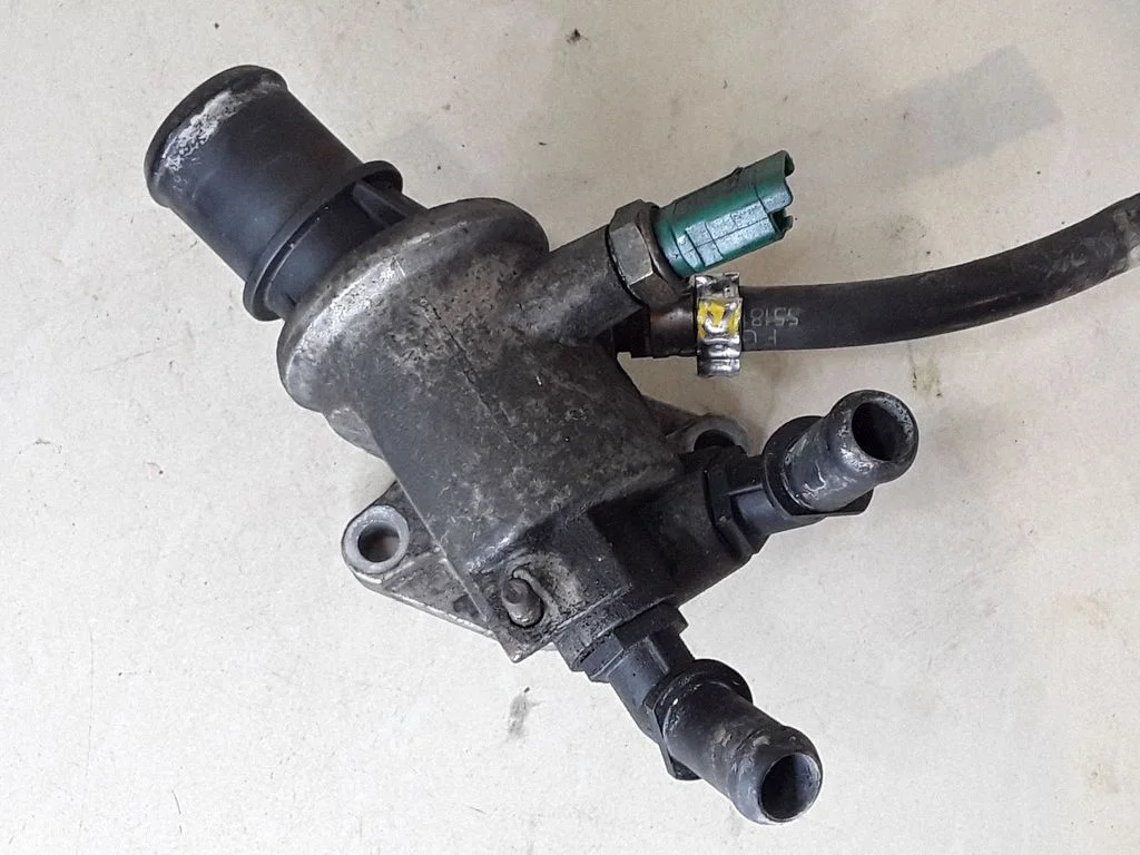 Termostaat / termostaadi korpus – Opel Zafira A (1999-2005)