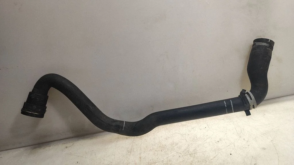 Engine coolant pipe/hose 9G918260BB