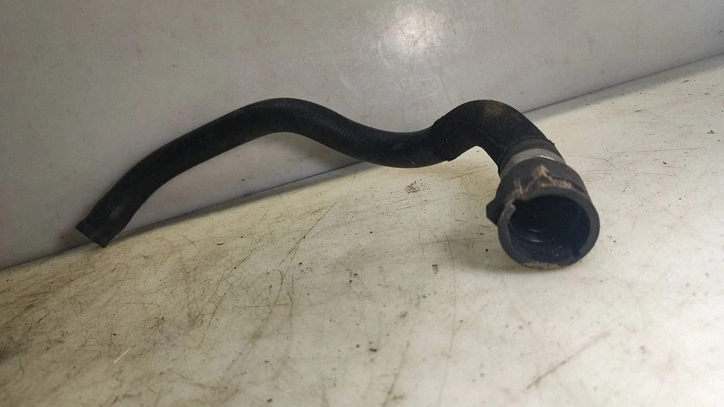 Engine coolant pipe/hose – BMW 1 Series E81 E87 (2004-2011)