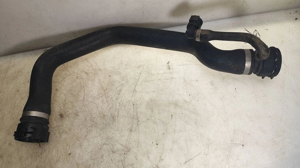 Engine coolant pipe/hose – BMW 1 Series E81 E87 (2004-2011)