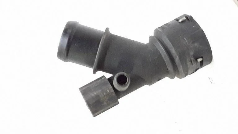 Engine coolant pipe/hose – Volkswagen Bora (1998-2005)