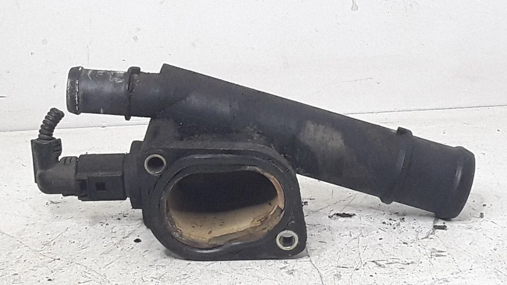 Engine coolant pipe/hose 038121132G
