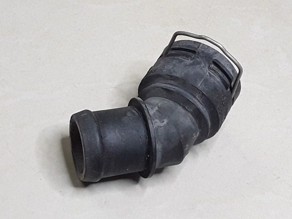 Mootori jahutusvedeliku toru / voolik – Audi A3 S3 8L (1996-2003)