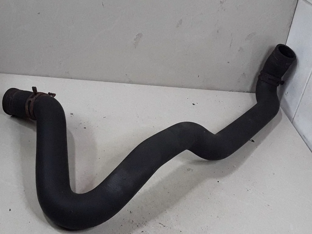 Engine coolant pipe/hose – Nissan Micra (2003-2007)