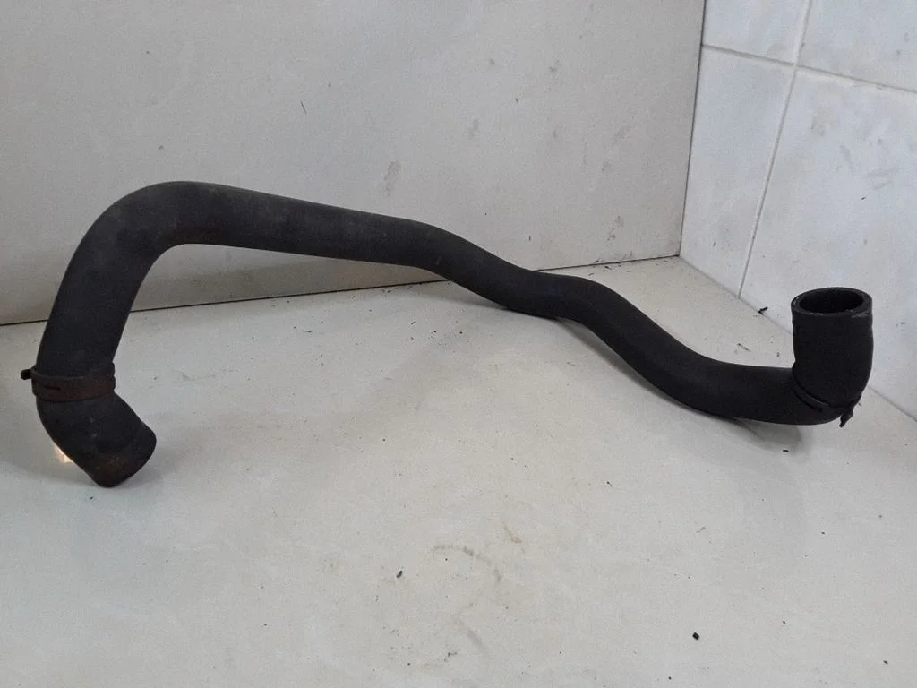 Engine coolant pipe/hose C1H606009