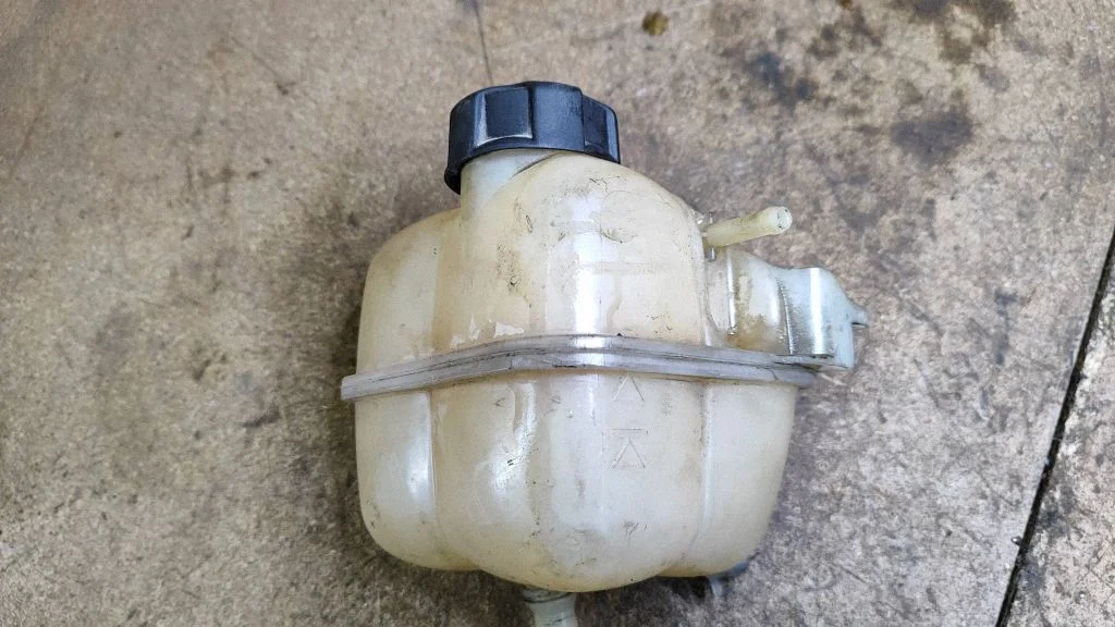 Coolant expansion tank/reservoir 7823626