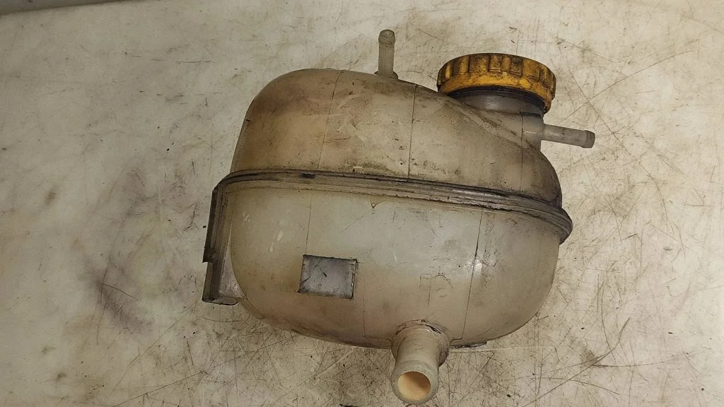 Coolant expansion tank/reservoir – Opel Corsa C (2000-2006)