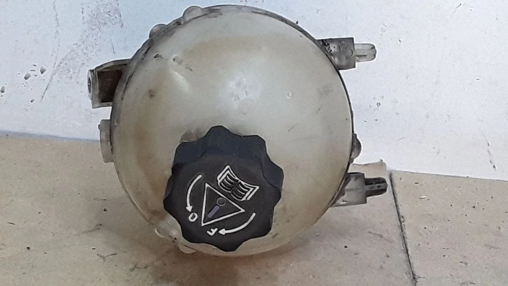 Jahutusvedeliku paisupaak – Citroen C4 I (2004-2010)