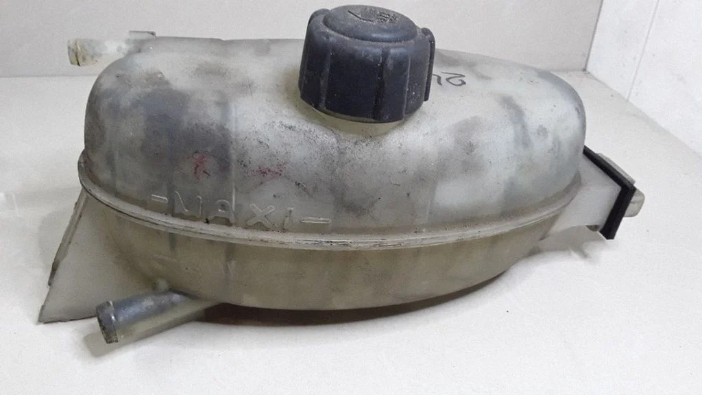 Coolant expansion tank/reservoir – Renault Trafic II (X83) (2001-2014)