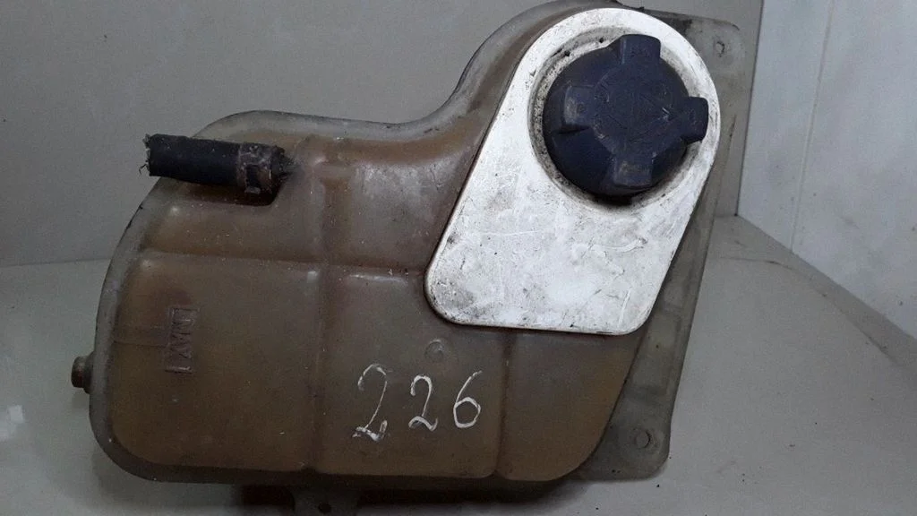 Coolant expansion tank/reservoir – Audi A4 S4 B5 8D (1994-1999)