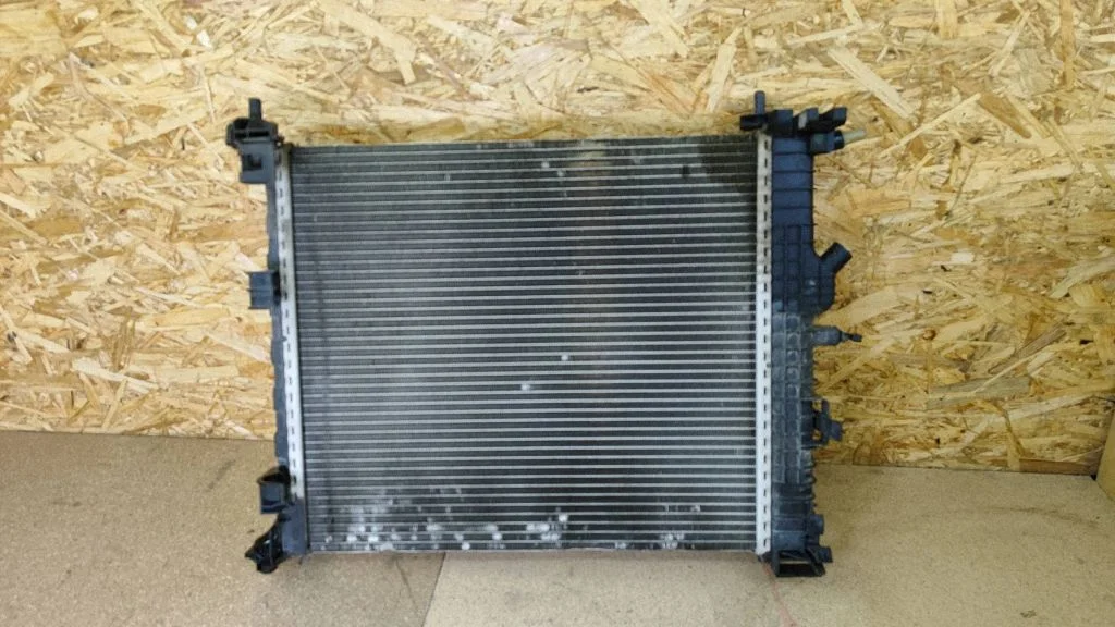 Jahutusvedeliku radiaator 13283250