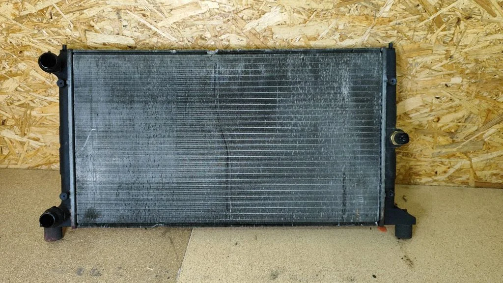 Dzesēšanas šķidruma radiators 7M3121253G