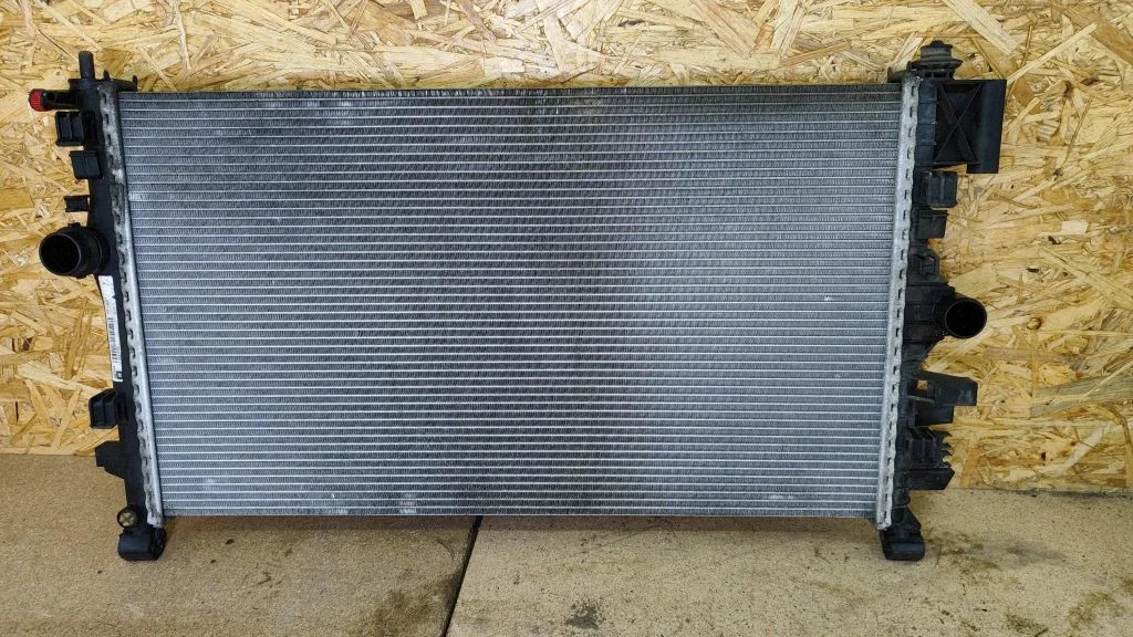 Jahutusvedeliku radiaator 13241725