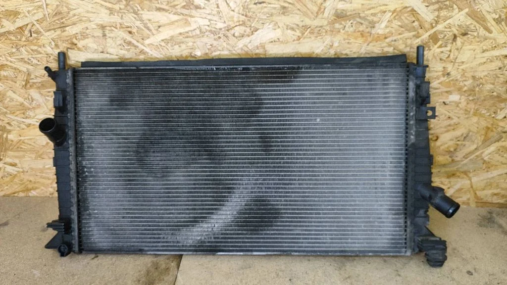 Coolant radiator 3M5H8005TL