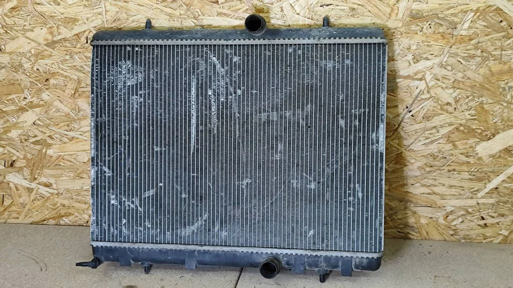 Jahutusvedeliku radiaator 9680533480