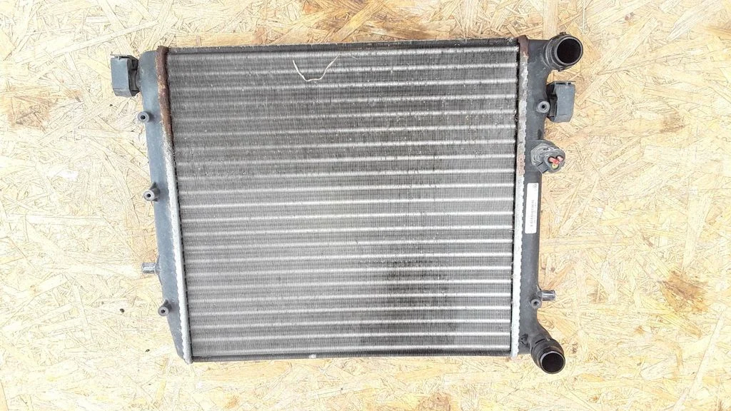 Jahutusvedeliku radiaator 6Q0121253E