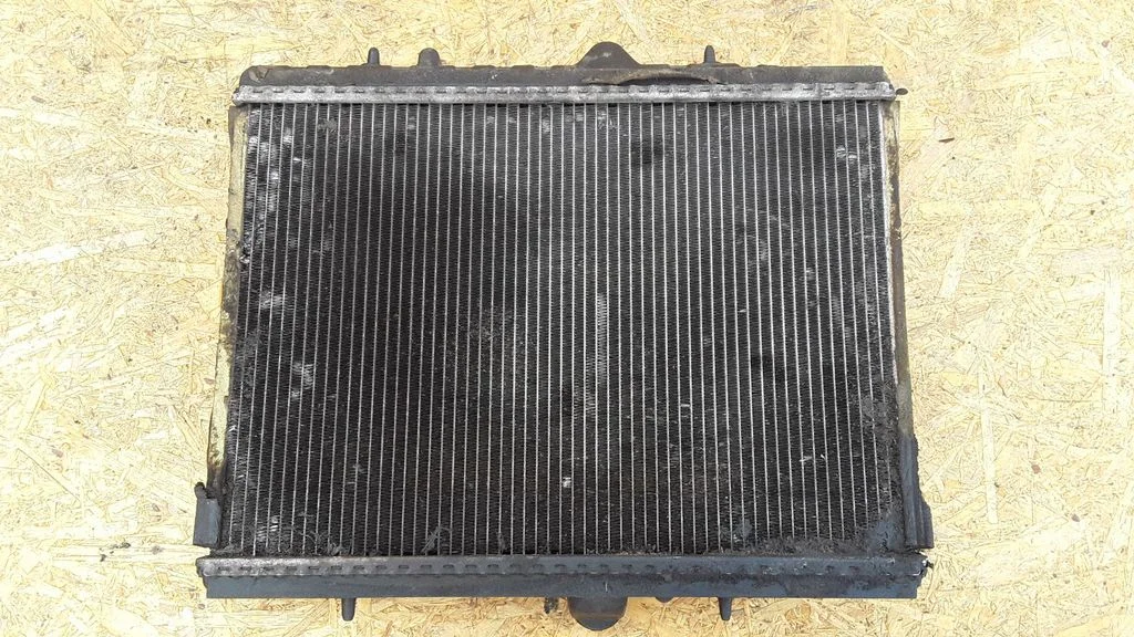 Coolant radiator 9638083880