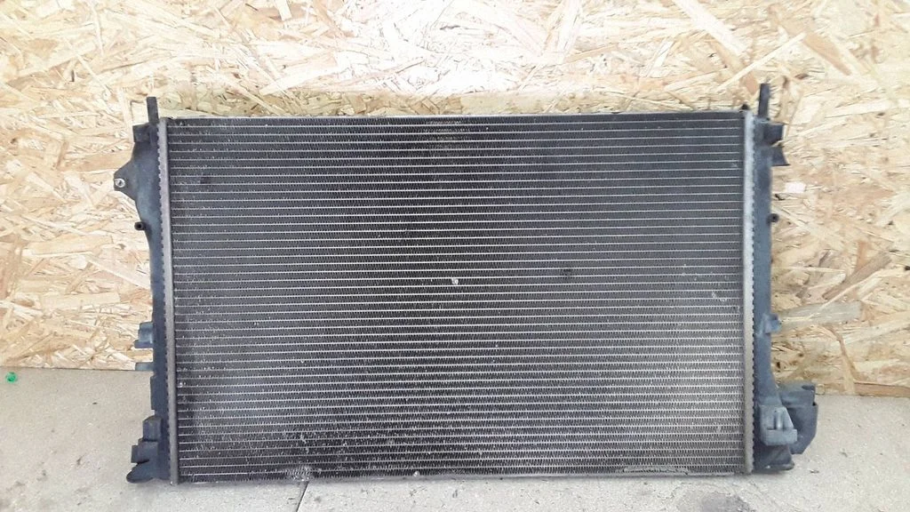 Jahutusvedeliku radiaator 24418343