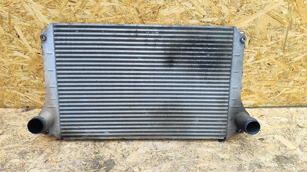 Intercooler radiator – Toyota Corolla Verso AR10 (2004-2009)