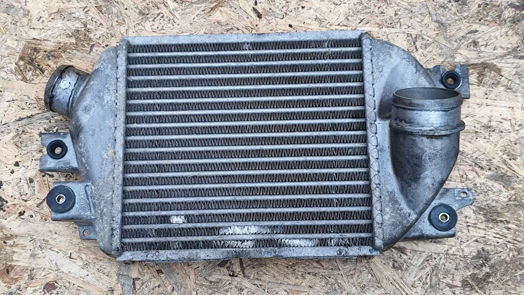Vahejahuti radiaator SICTM0180