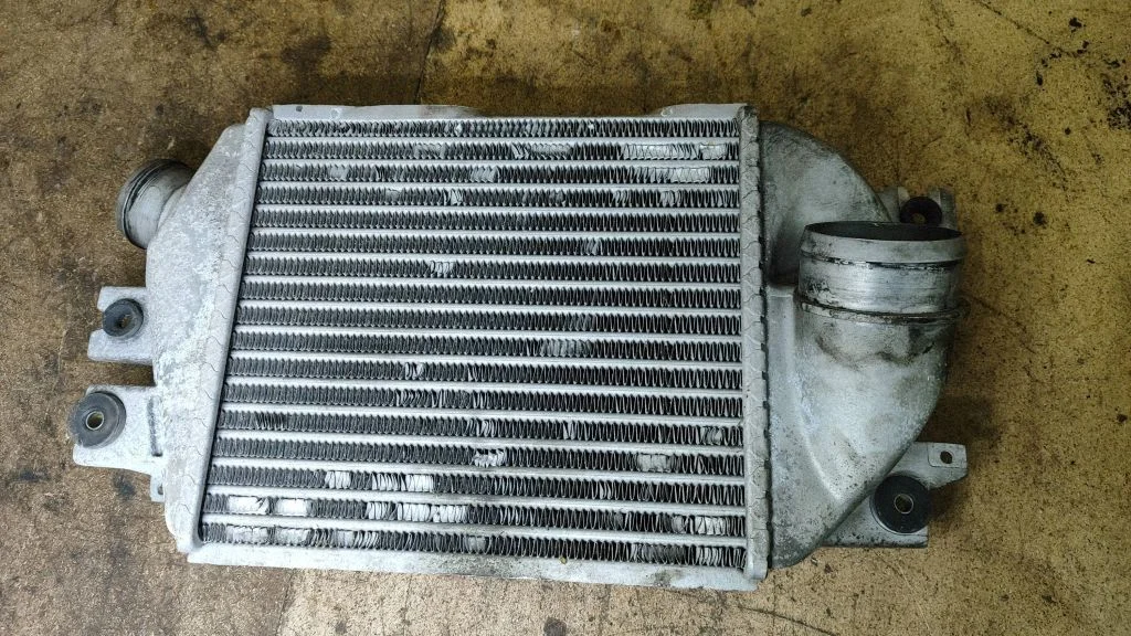 Vahejahuti radiaator TM0180