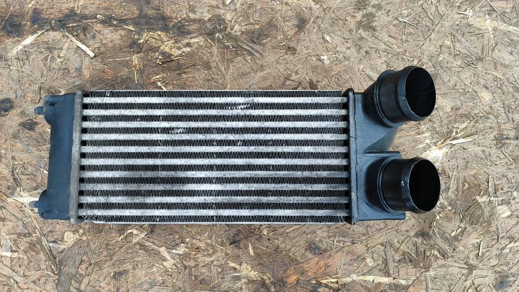 Vahejahuti radiaator 9656503480