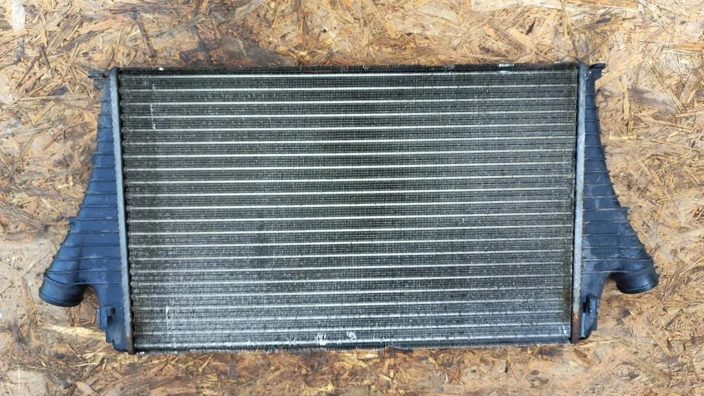 Vahejahuti radiaator 244118366