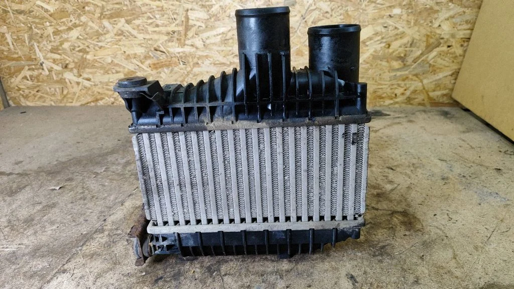 Intercooler radiator – Toyota Corolla Verso AR10 (2004-2009)