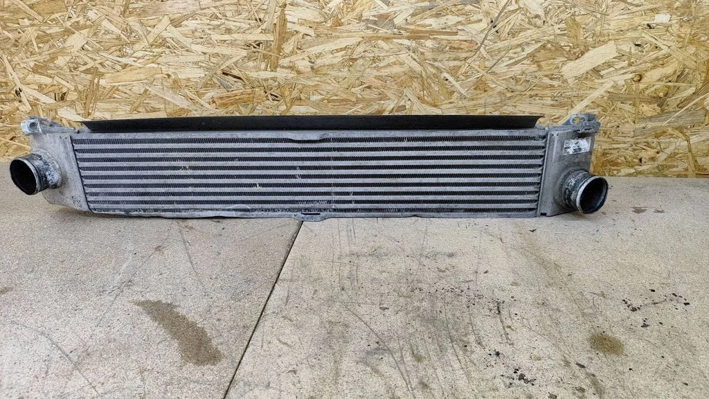 Vahejahuti radiaator 1340763080