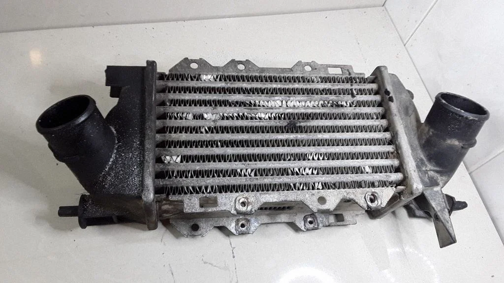 Vahejahuti radiaator