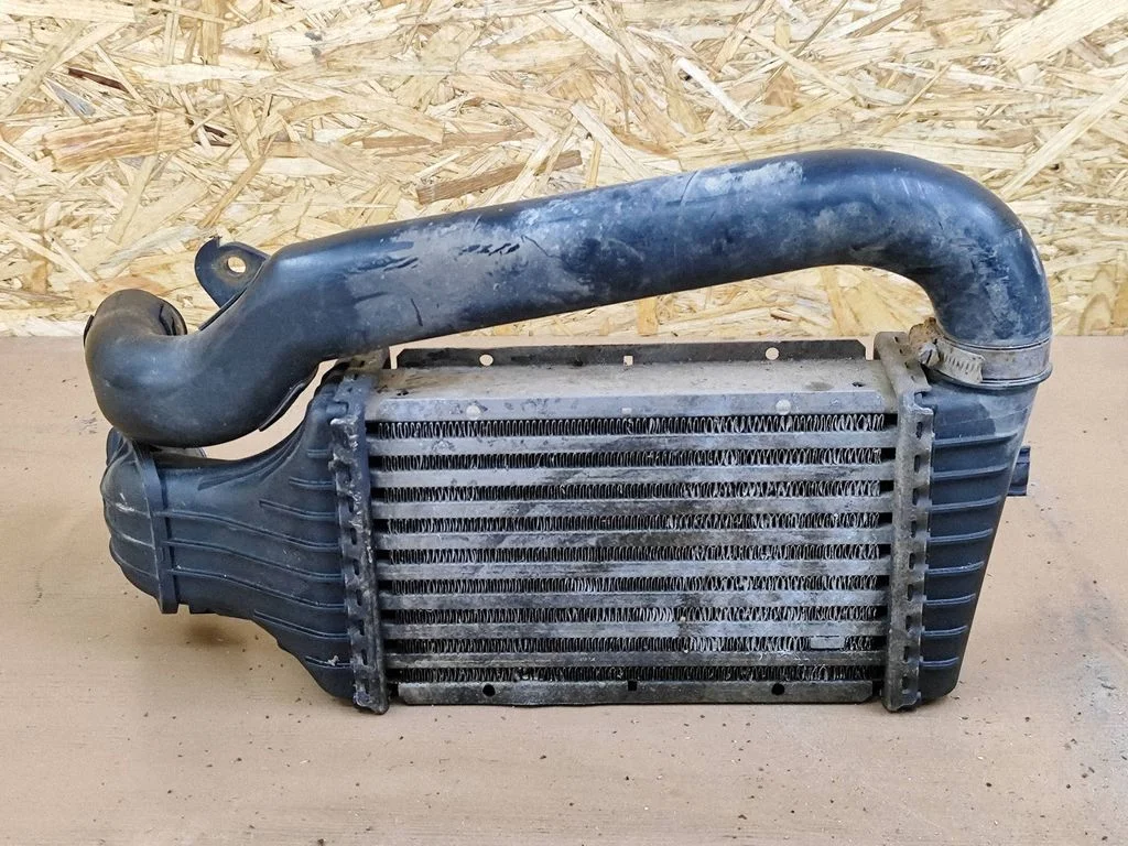 Vahejahuti radiaator 24436438