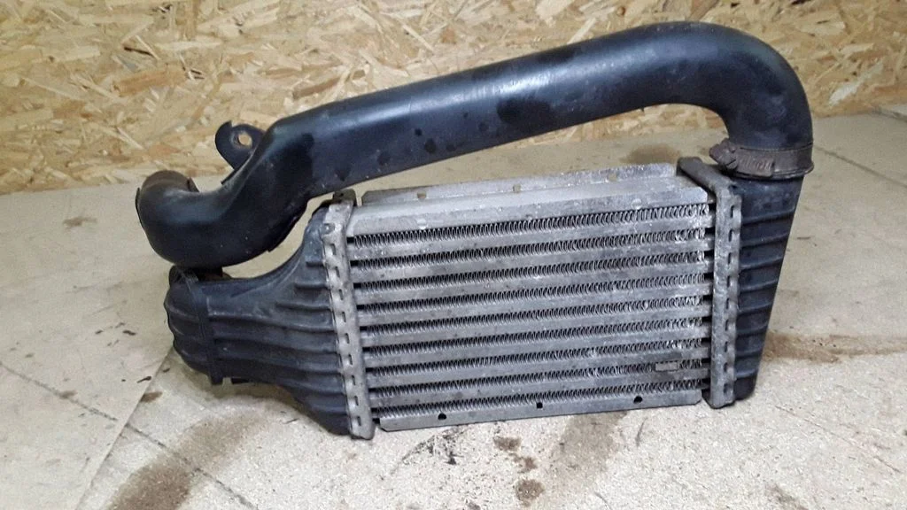 Vahejahuti radiaator 24436438