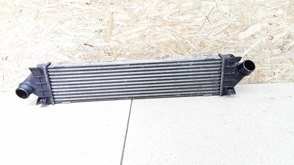 Vahejahuti radiaator 6G919L440FD