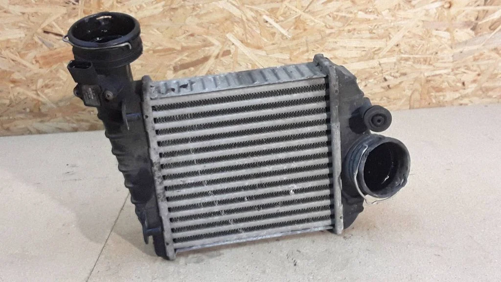 Vahejahuti radiaator – Volkswagen Passat B5.5 (2001-2005)