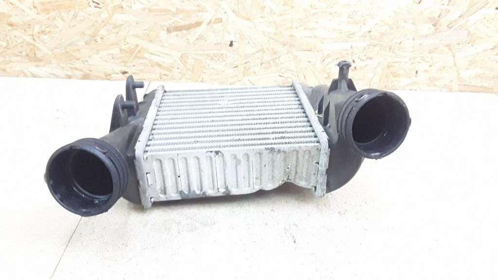 Vahejahuti radiaator – Volkswagen Passat B5.5 (2001-2005)