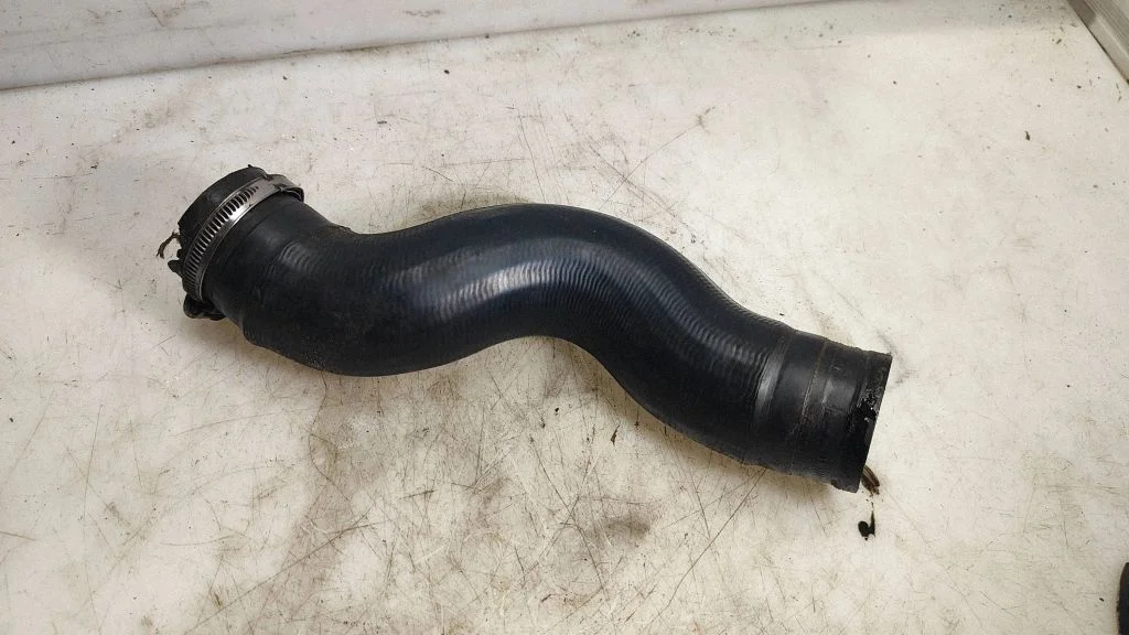 Intercooler hose/pipe 55557037