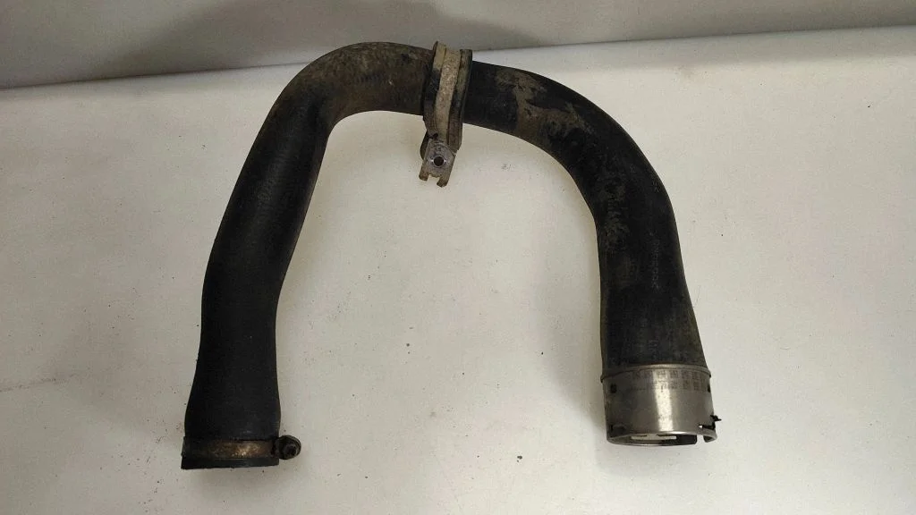 Intercooler hose/pipe