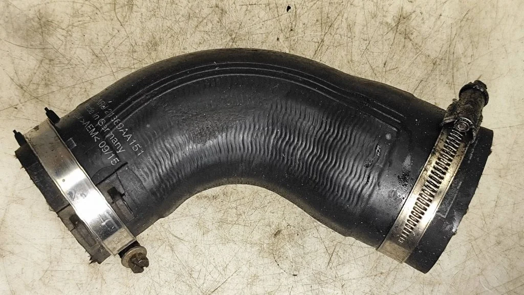 Intercooler hose/pipe 21869AA151