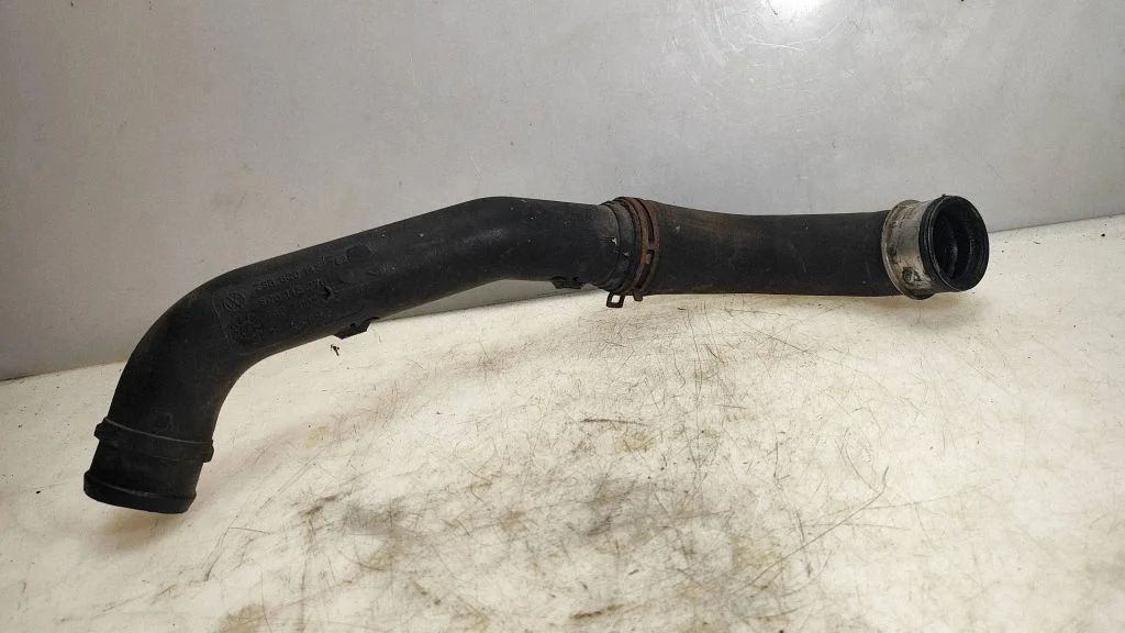 Vahejahuti voolik (-ud)/ toru (-d) 6Q0145770